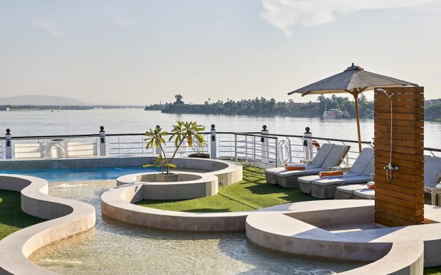 Mövenpick MS Royal Lotus