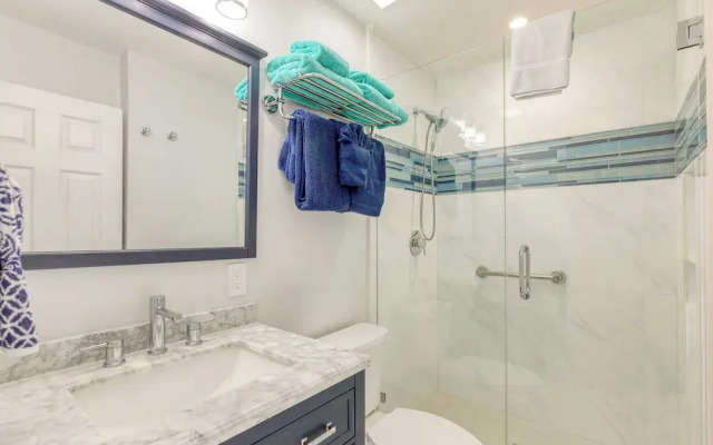 Bahamian Reed by Avantstay Walk to Everything! w/ Community Pool Week Long Stays Only