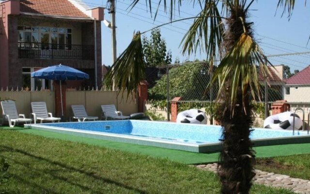 U Yashi Guest House