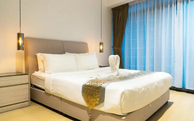 Moonway Luxury Suites At Eaton Residence