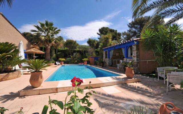 Villa With 5 Bedrooms In Carqueiranne, With Private Pool, Furnished Terrace And Wifi 5 Km From The Beach