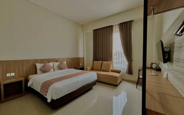 Front One Hotel Gombong