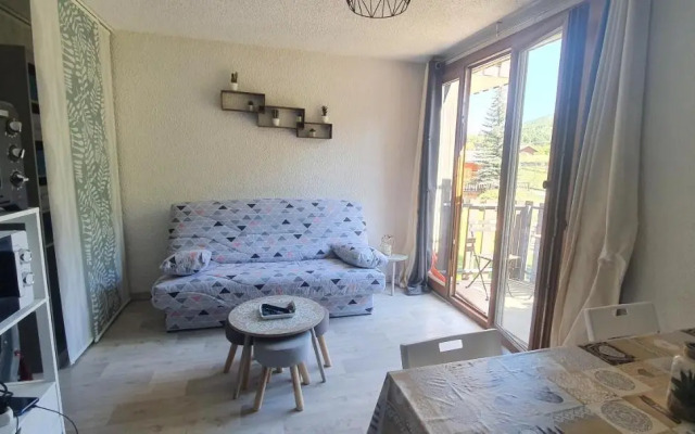 Studio 4 à 5 personnes Saint Jean Montclar