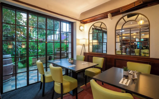 Britannia Sachas Hotel