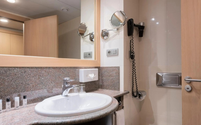 Suites Plaza Hotel & Wellness
