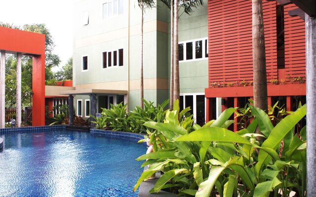 Phuket Ecozy Hotel