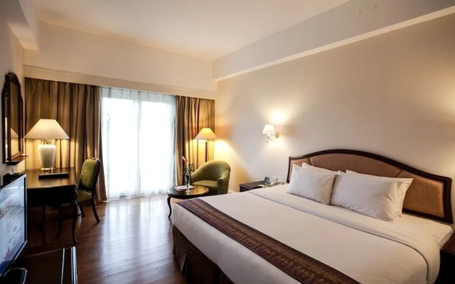 Mason Pine Hotel