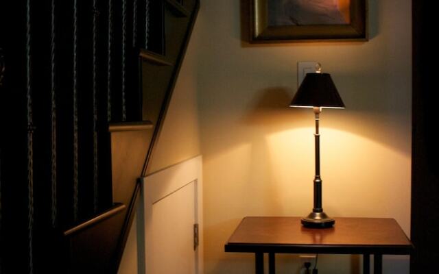 Kitsilano Home 2 Home