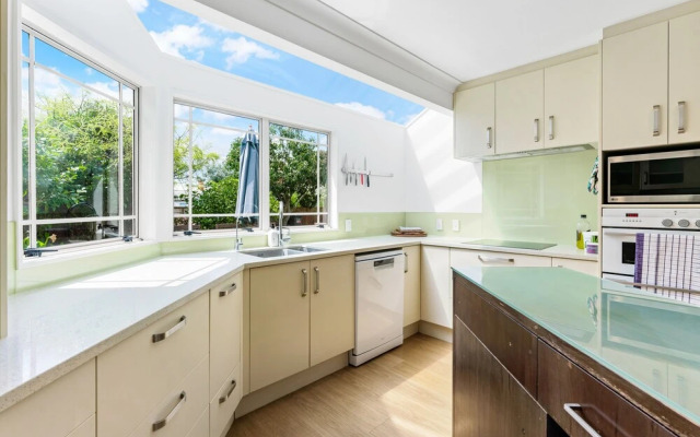 Central City 3BR Paradise- Sky- Netflix