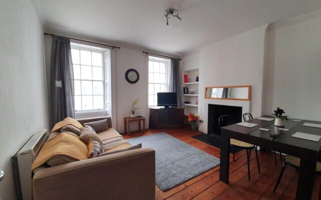 Lovely 2 Bedroom Flat in the Heart of the City