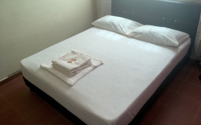 OYO 89589 Naiim Hotel