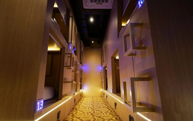 CUBE Boutique Capsule Hotel @ Kampong Glam