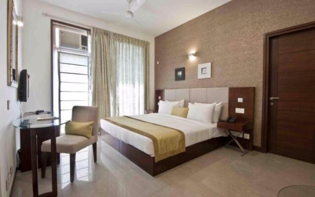 Stately Suites Golf Course Road
