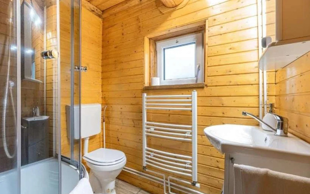 . Cabana CALINET (integral) casute tip camping