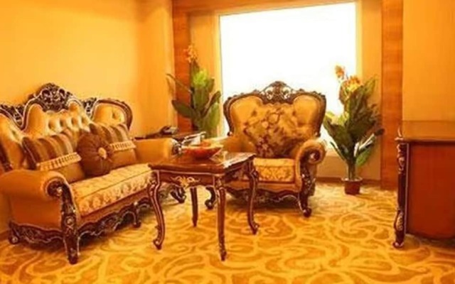 Fabhotel Prime Le Palace