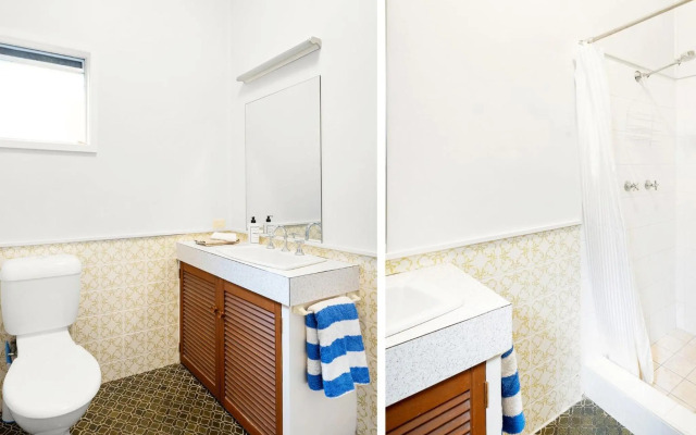 SUMMERDAZE Hyams Beach 4pm check out Sundays except Peak season