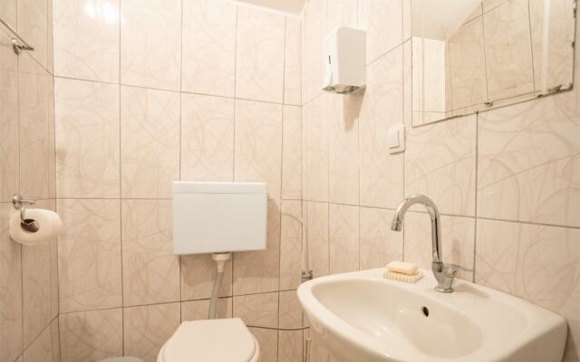 7 Garden Bungalow & Camping