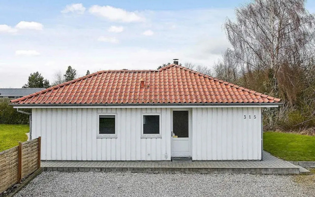 8 Person Holiday Home in Juelsminde-by Traum