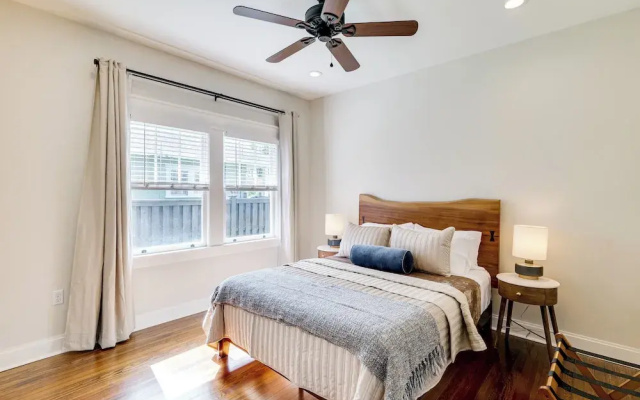 Renovated, Stylish Retreat w/ Patio in Lakeland!