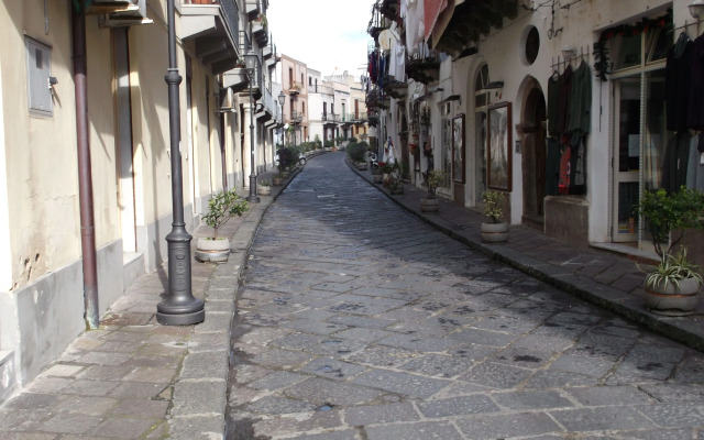 Via Giuseppe Garibaldi 115