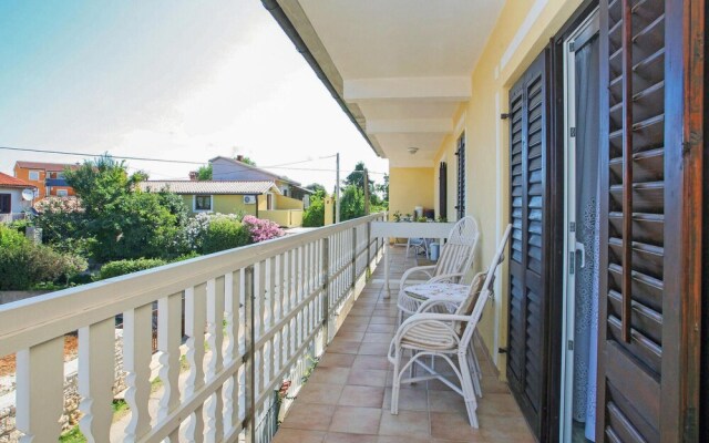 Nice Apartment in Liznjan With