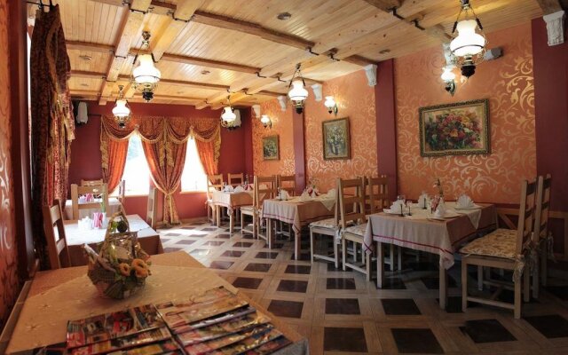 Holel "Karpatska Villa"