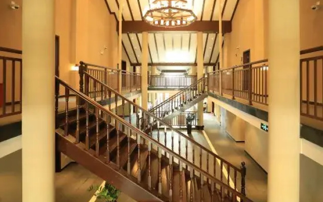 Yipin Yunjing Resort Hotel