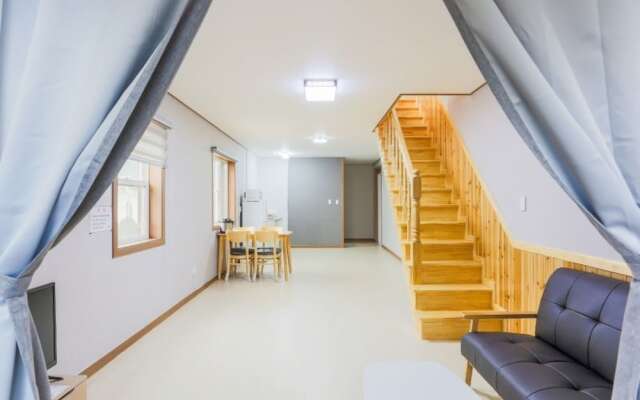 Gangneung Jeongdongjin Joyful Pension