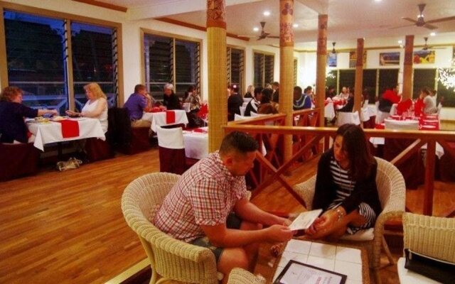 Waterfront Lodge