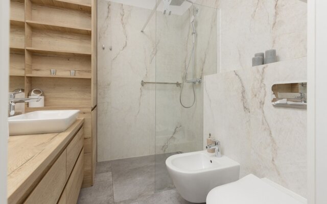 Okrzei 8 2 Balconies by Renters