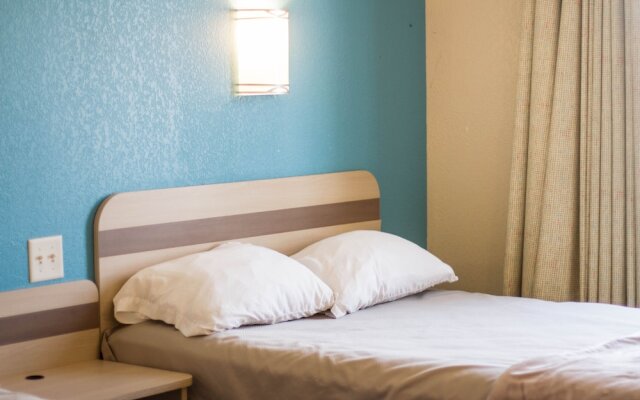 Motel 6