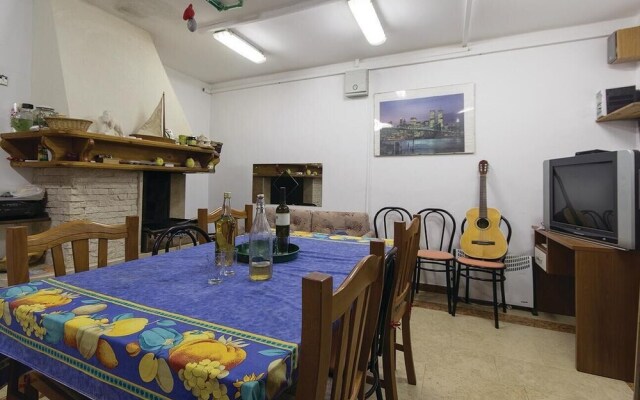 Stunning Home in Pula With Wifi and 5 Bedrooms