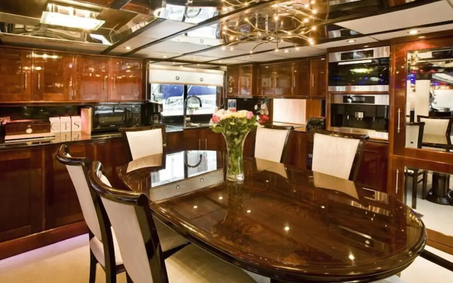 Absolute Pleasure Yacht