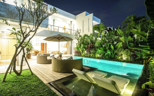 Coastal Elegance: 4BR Villa, 400m to Finns,
