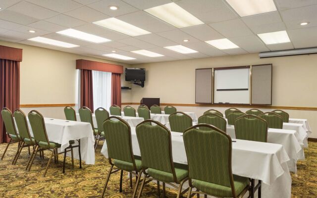 Garner Hotel Paducah West by IHG