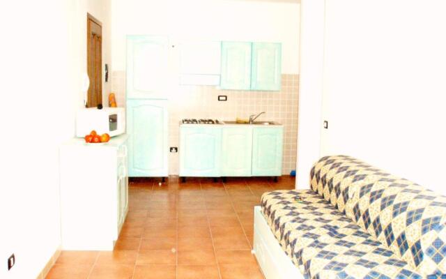Modern 1bed apartment(sleep 4)sea view only 700mt from sea