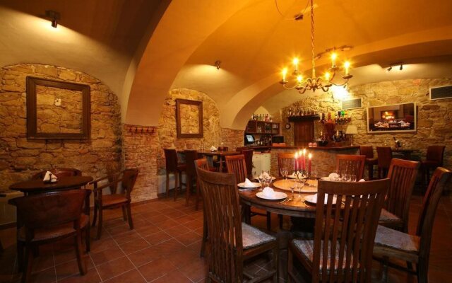 Hotel U Cerneho Orla