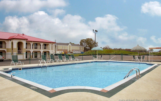 Red Roof Inn Bowling Green