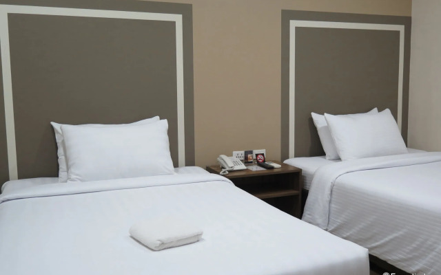 S Hotel and Residences