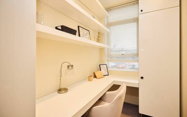 The Peckham Hideaway - Bright 3bdr Flat
