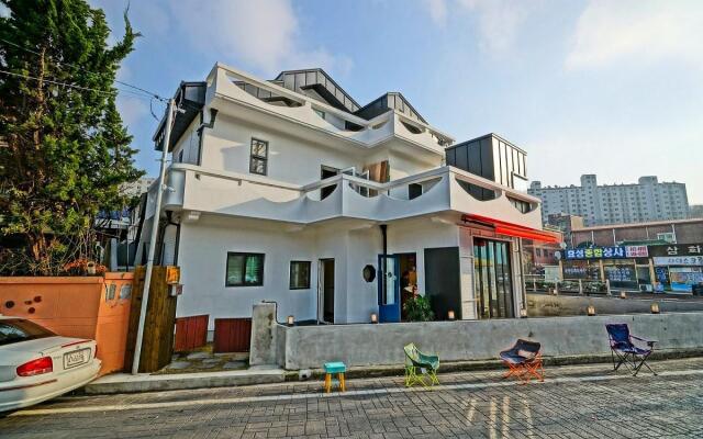 Gunsan Koolkooldalmong Guest House