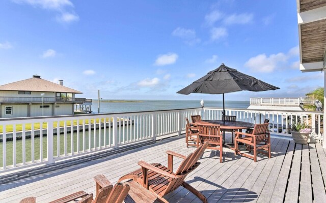 Waterfront Deck: Charming Galveston Home!