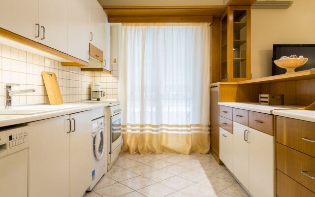 Classy 2 bedroom apartment near Acropolis & Metro