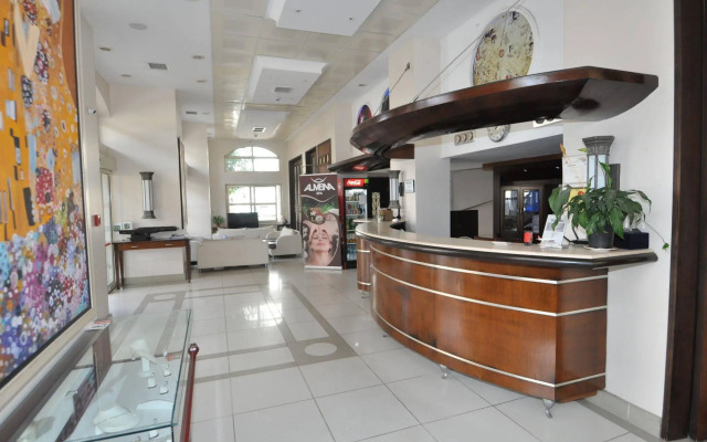 Almena Hotel