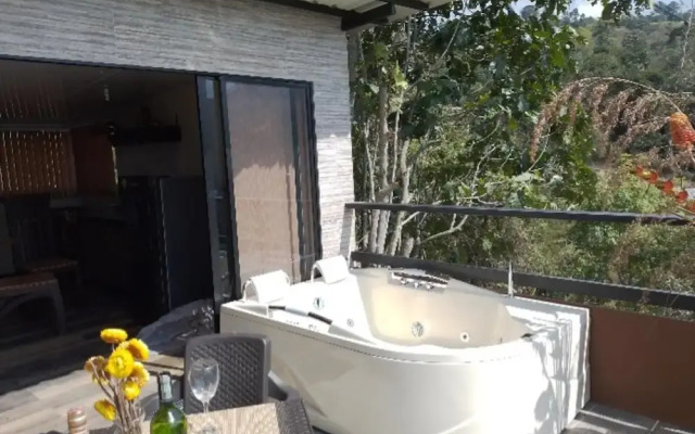 Captivating 4-bed Chalet Las Casitas en el Aire