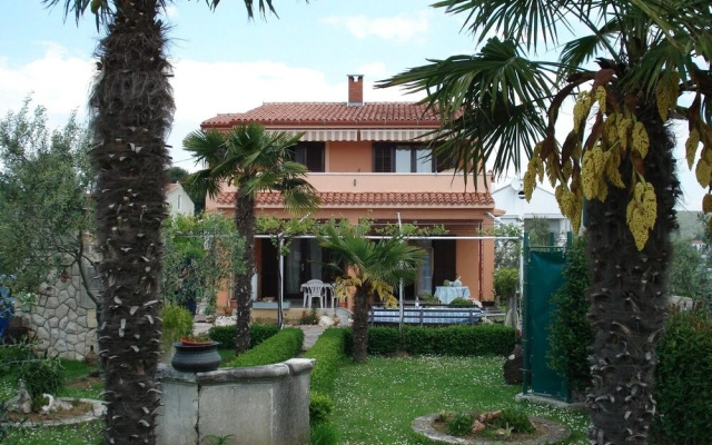 Andy - Only 50 m From Beach - A2