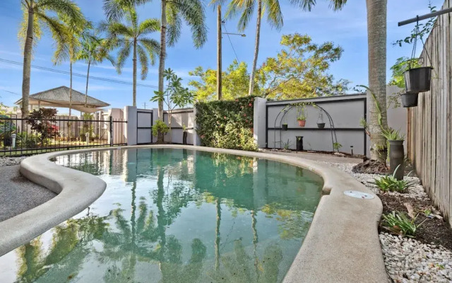 Oasis Cairns - Pool Free Parking Wifi