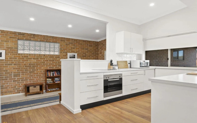 Blue Fish, 41 Boulder Bay Road