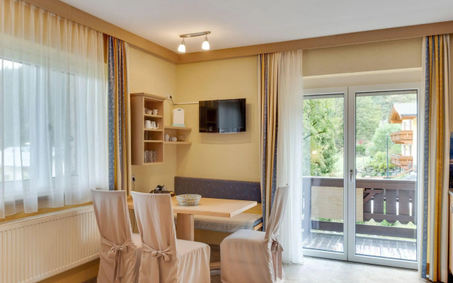 Charming Apartment in Zell am See with Mountain Views