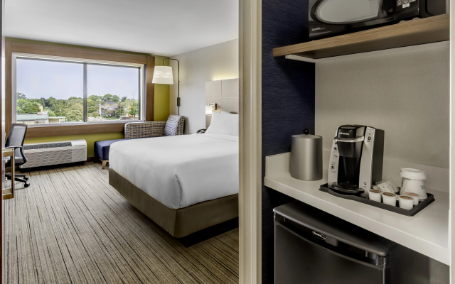 Holiday Inn Express Milwaukee West Allis by IHG
